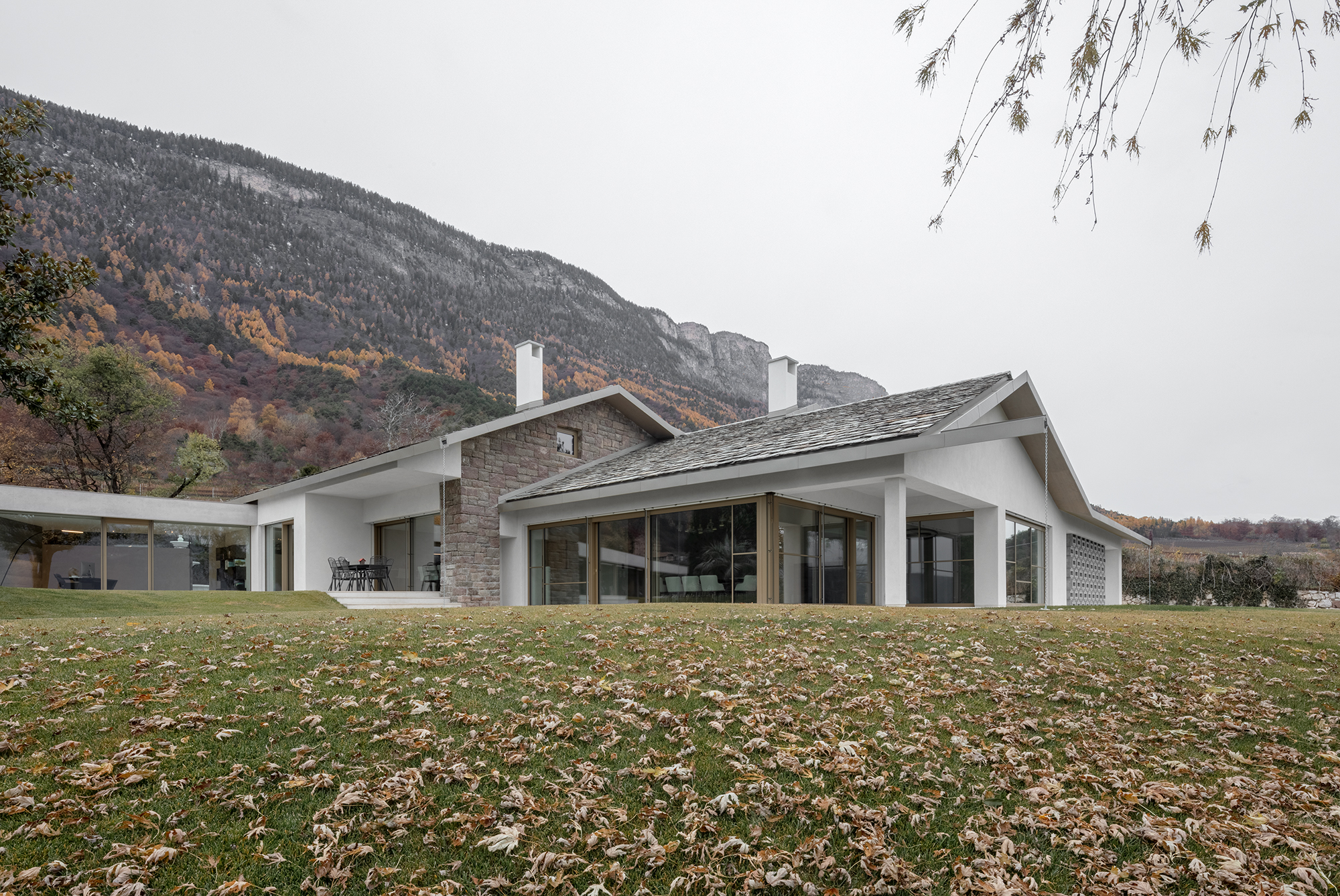 Cadsky Residential Building in South Tyrol. Architecture by Andreas Gruber Architects