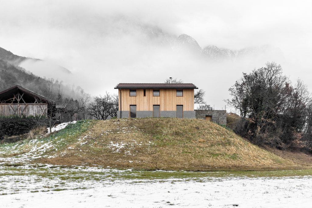 Habitat R Residential Building in South Tyrol. Architecture by Andreas Gruber Architects
