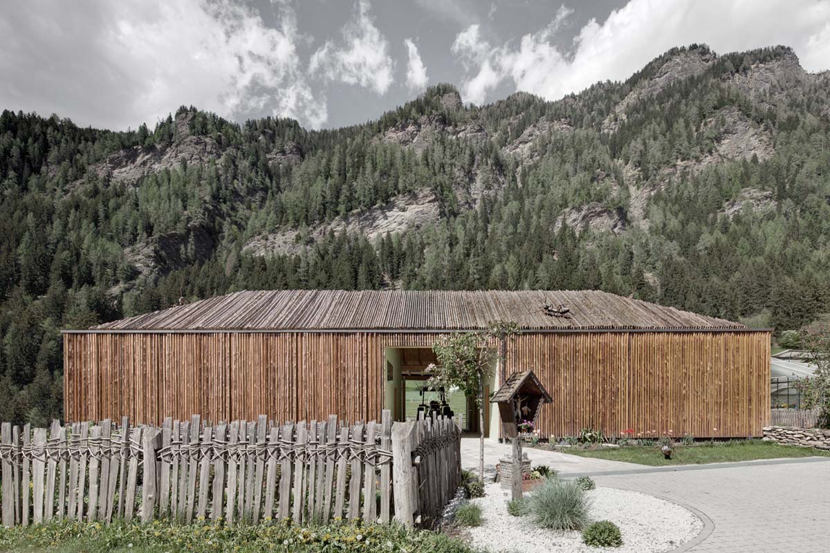 Hofladen Bauernhof Steirer Wiesen Umbau im Altbau von Andreas Gruber Architekten