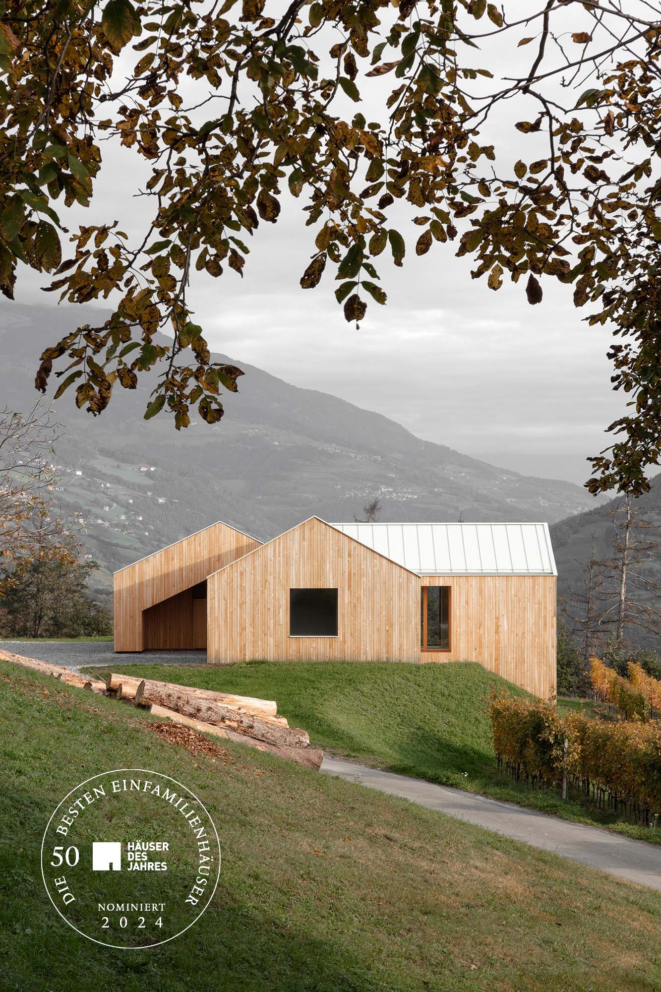 Residential Building in South Tyrol. Architecture by Andreas Gruber Architects