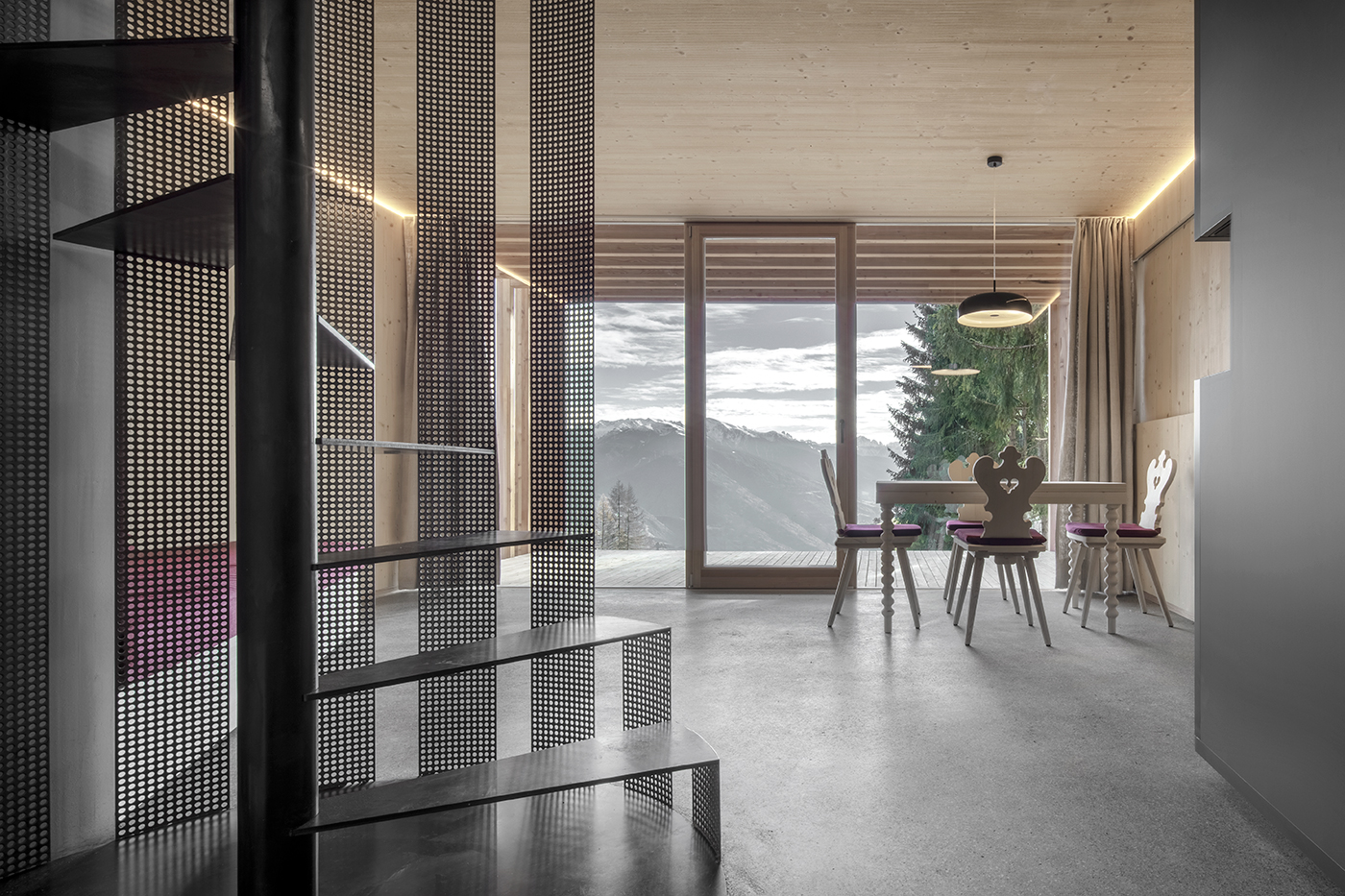 Wald Chalet Hotelbau in Südtirol. Architektur von Andreas Gruber Architekten