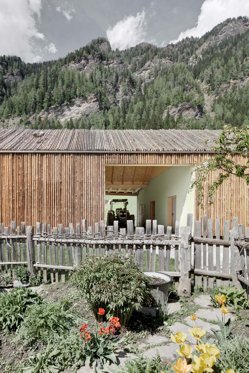 Hofladen Bauernhof Steirer Wiesen Umbau im Altbau von Andreas Gruber Architekten