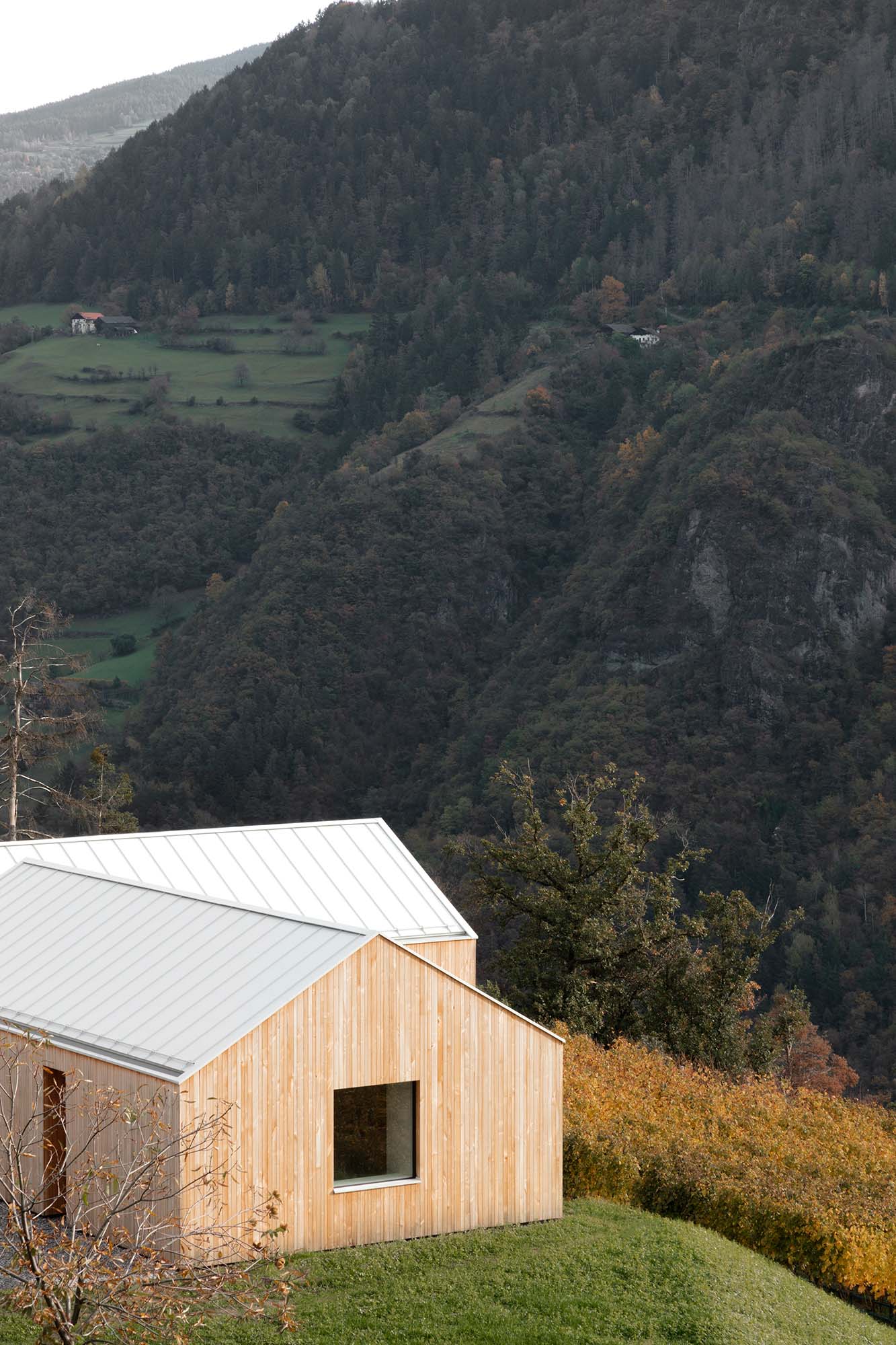 Habitat L Residential Building in South Tyrol. Architecture by Andreas Gruber Architects