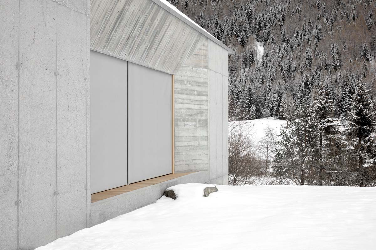 Das Wohnhaus „Viktoria“ ist ein Betonbau in Südtirol von Andreas Gruber Architekten