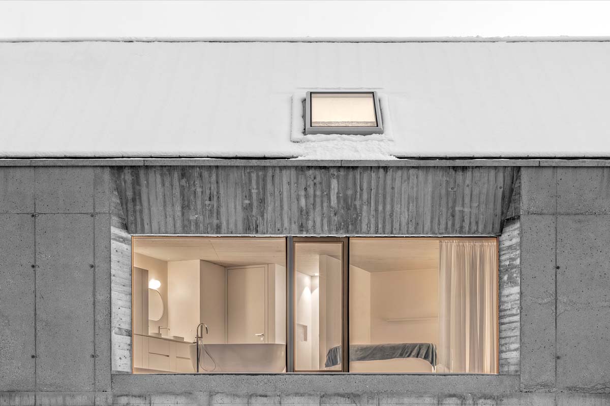 Das Wohnhaus „Viktoria“ ist ein Betonbau in Südtirol von Andreas Gruber Architekten