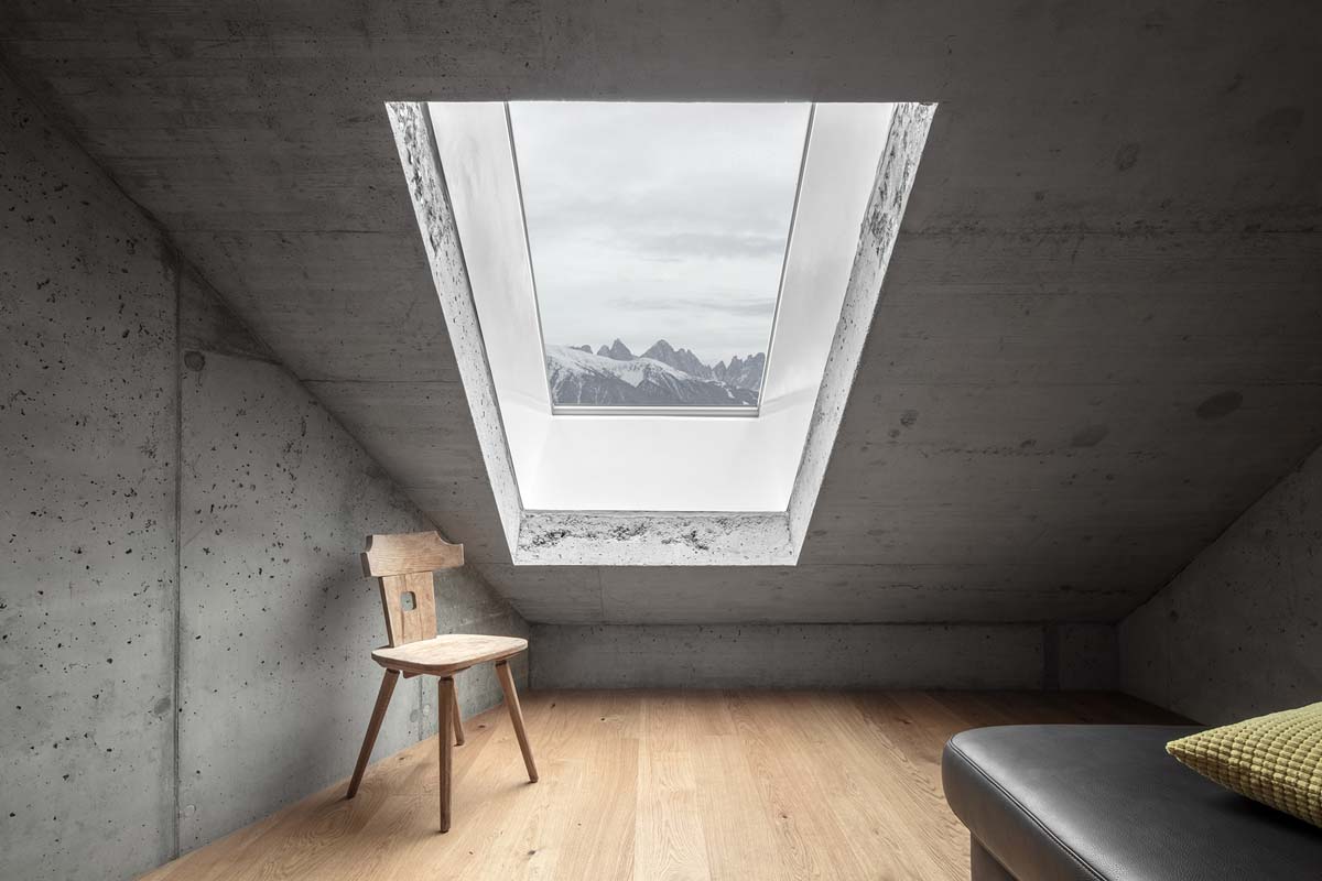 Das Wohnhaus „Viktoria“ ist ein Betonbau in Südtirol von Andreas Gruber Architekten