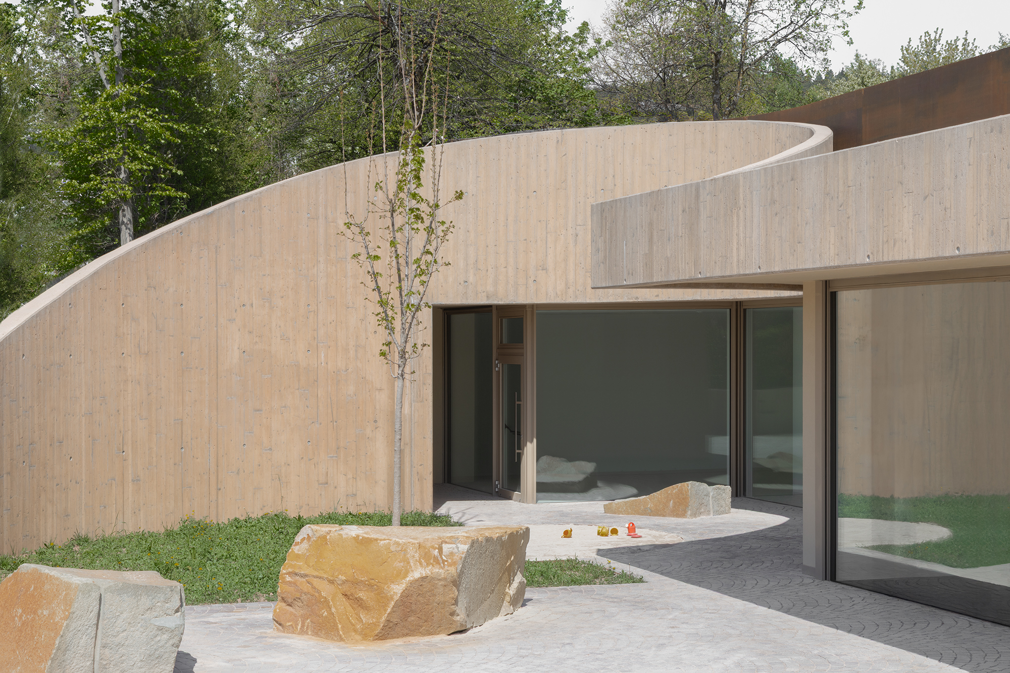 KITA Klobenstein educational building in South Tyrol. Architecture by Andreas Gruber Architects